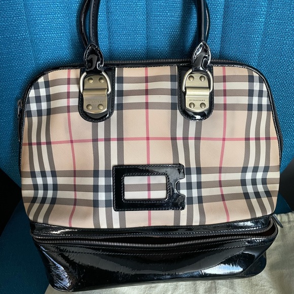Burberry limited edition bag - Picture 2 of 6
